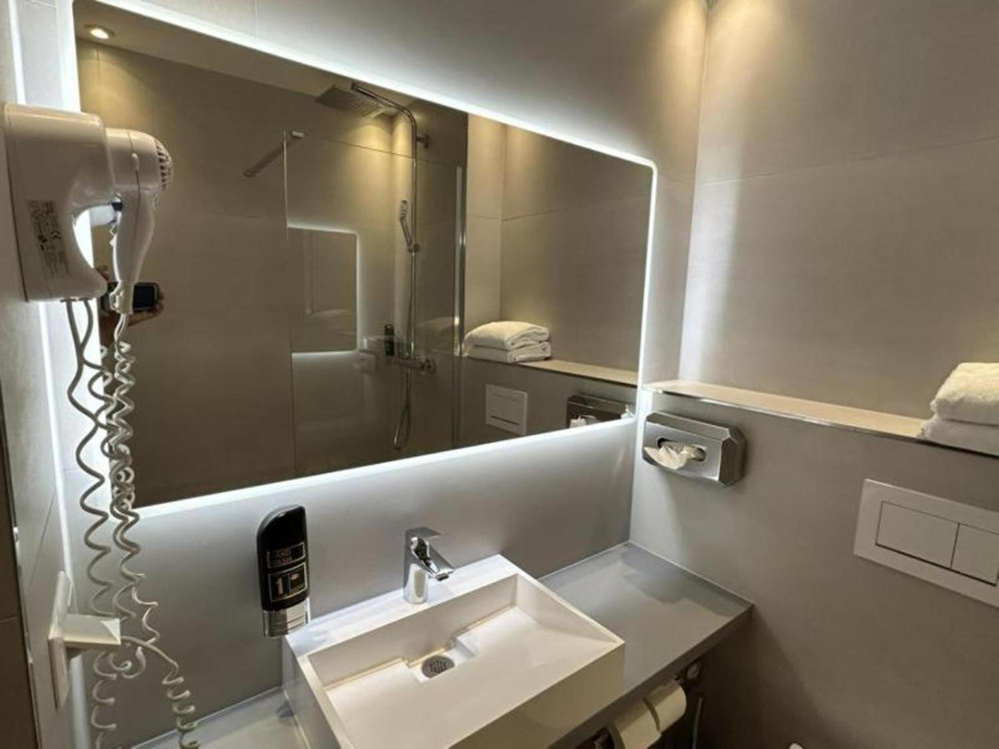 Zi Hotel Карлсруе Екстер'єр фото
