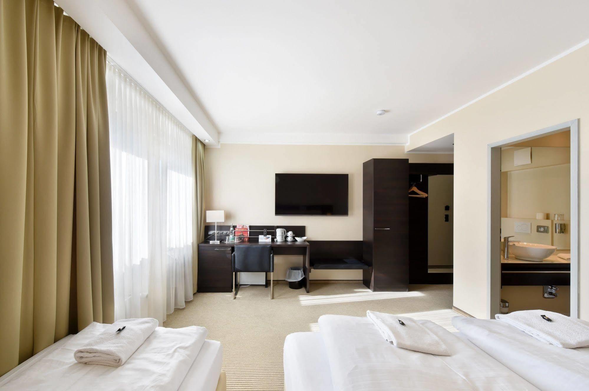 Zi Hotel Карлсруе Екстер'єр фото