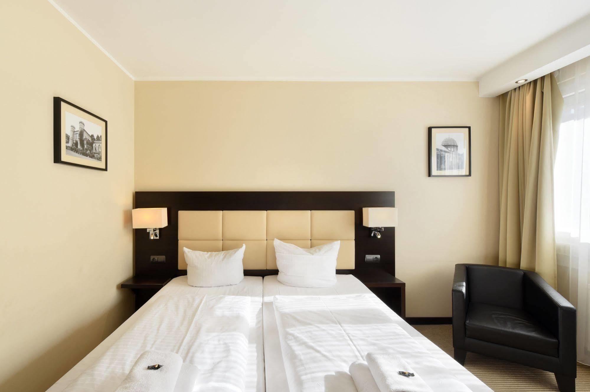 Zi Hotel Карлсруе Екстер'єр фото