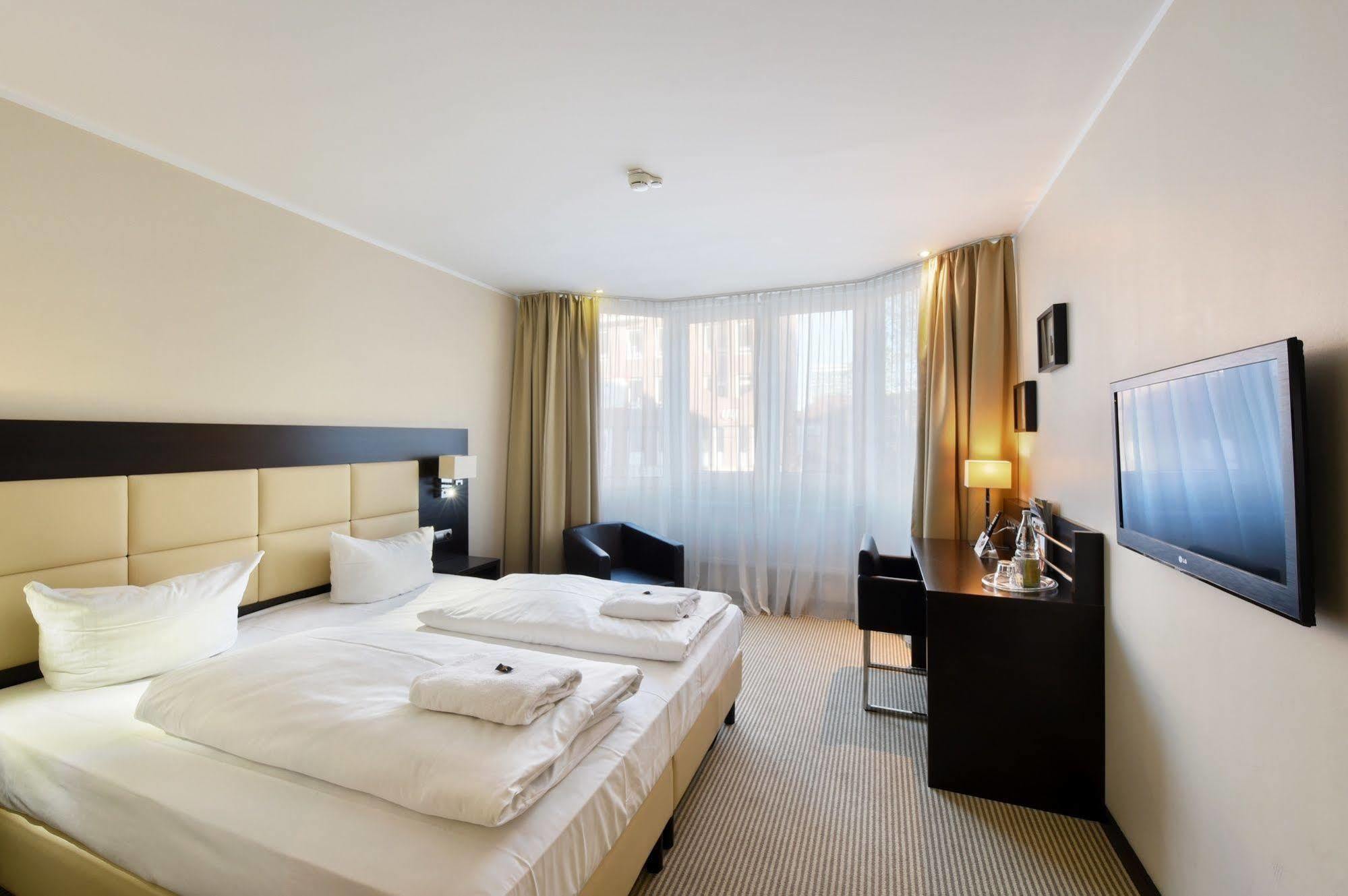 Zi Hotel Карлсруе Екстер'єр фото